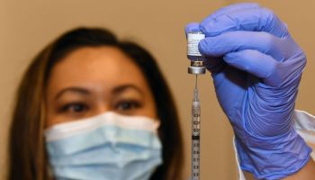 UNLV Begins To Vaccinate Medical School Students For COVID-19