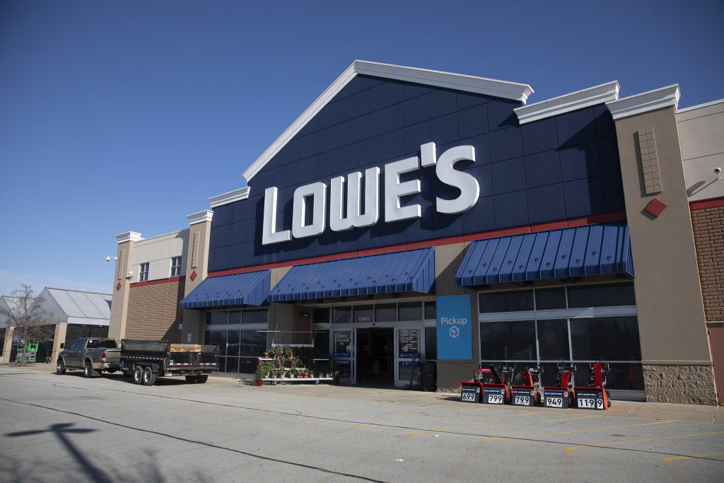 A Lowe's Store Ahead Of Earnings Figures