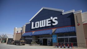 A Lowe's Store Ahead Of Earnings Figures