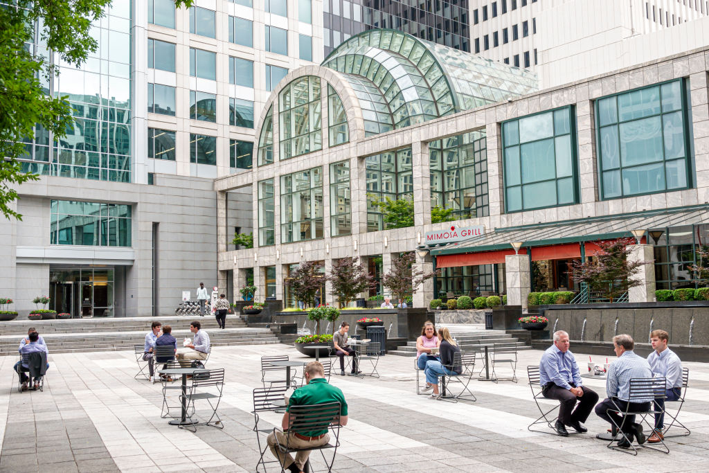 Charlotte, North Carolina, Wells Fargo Plaza, Mimosa Grill, people seated at tables having lunch