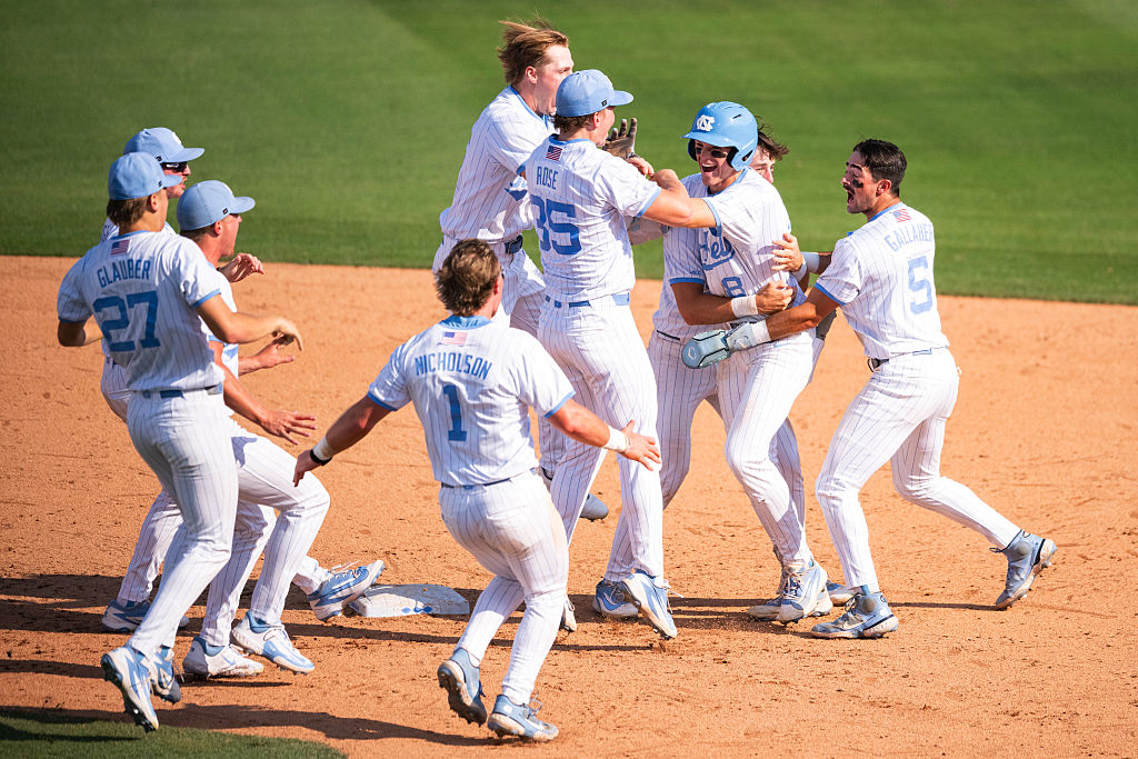 NCAA baseball super regional USC v UNC game 3